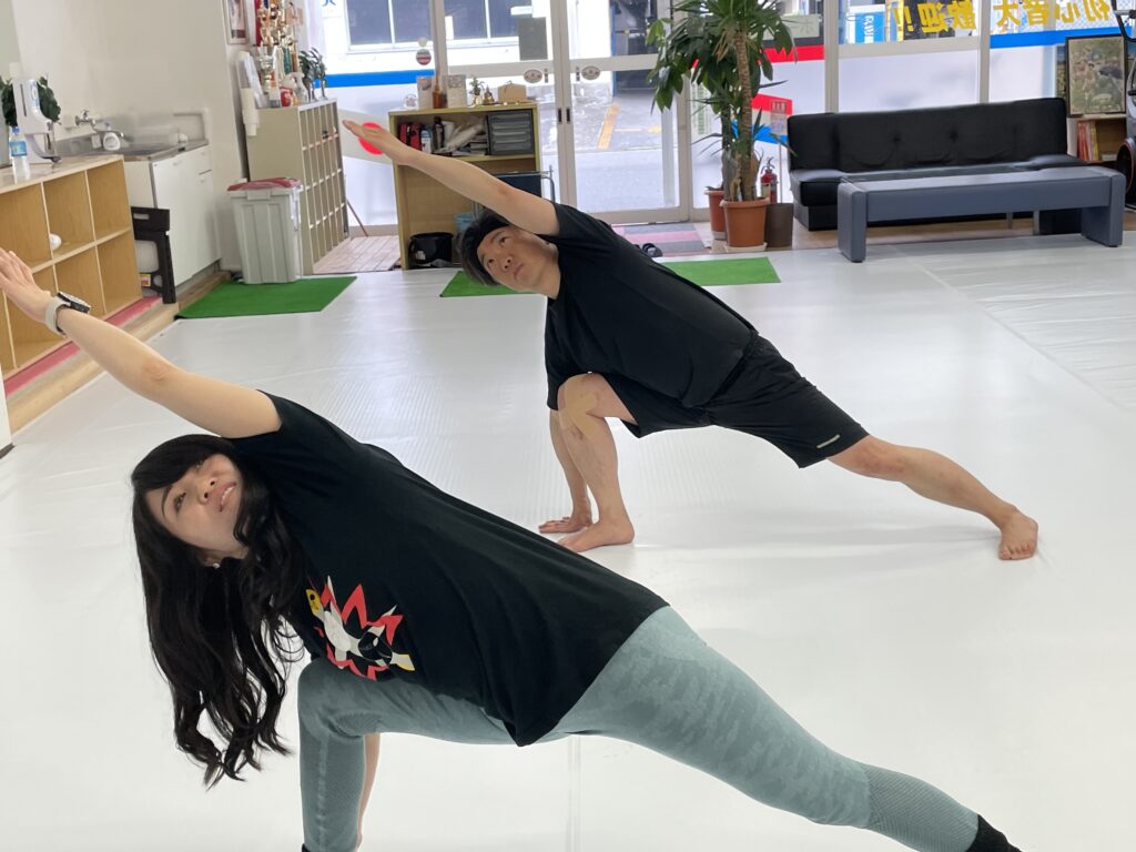 明日9月13日土曜日のヨガクラスはCHIHIRO先生のクラスです♪